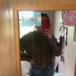 CROPPED SWEATSHIRT 🦋🌟